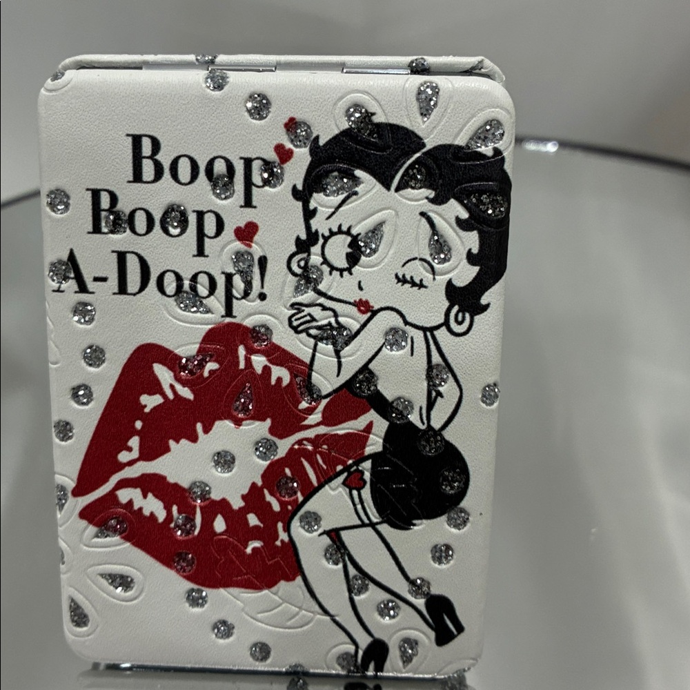 Betty Boop ref and White Wallet NWT